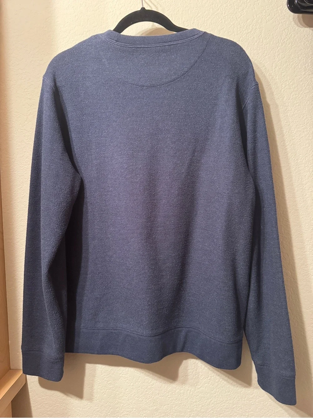 Banana Republic Men’s Navy Crewneck Sweater - Large